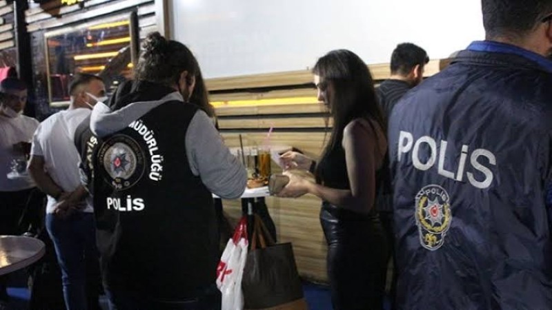 ÇİNE'DE POLİSTEN KAÇAK ALKOL DENETİMİ